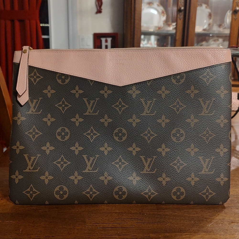 Louis Vuitton Daily Pouch-Final Drop!